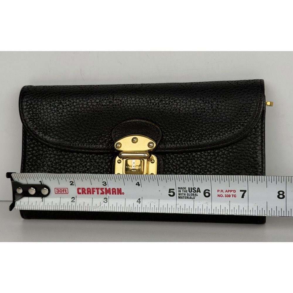 Louis Vuitton Mahina Amelia Wallet Textured Leather & Gold-tone PushLock K1 - Picture 14 of 16